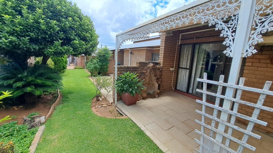 1 Bedroom Property for Sale in Oudorp North West
